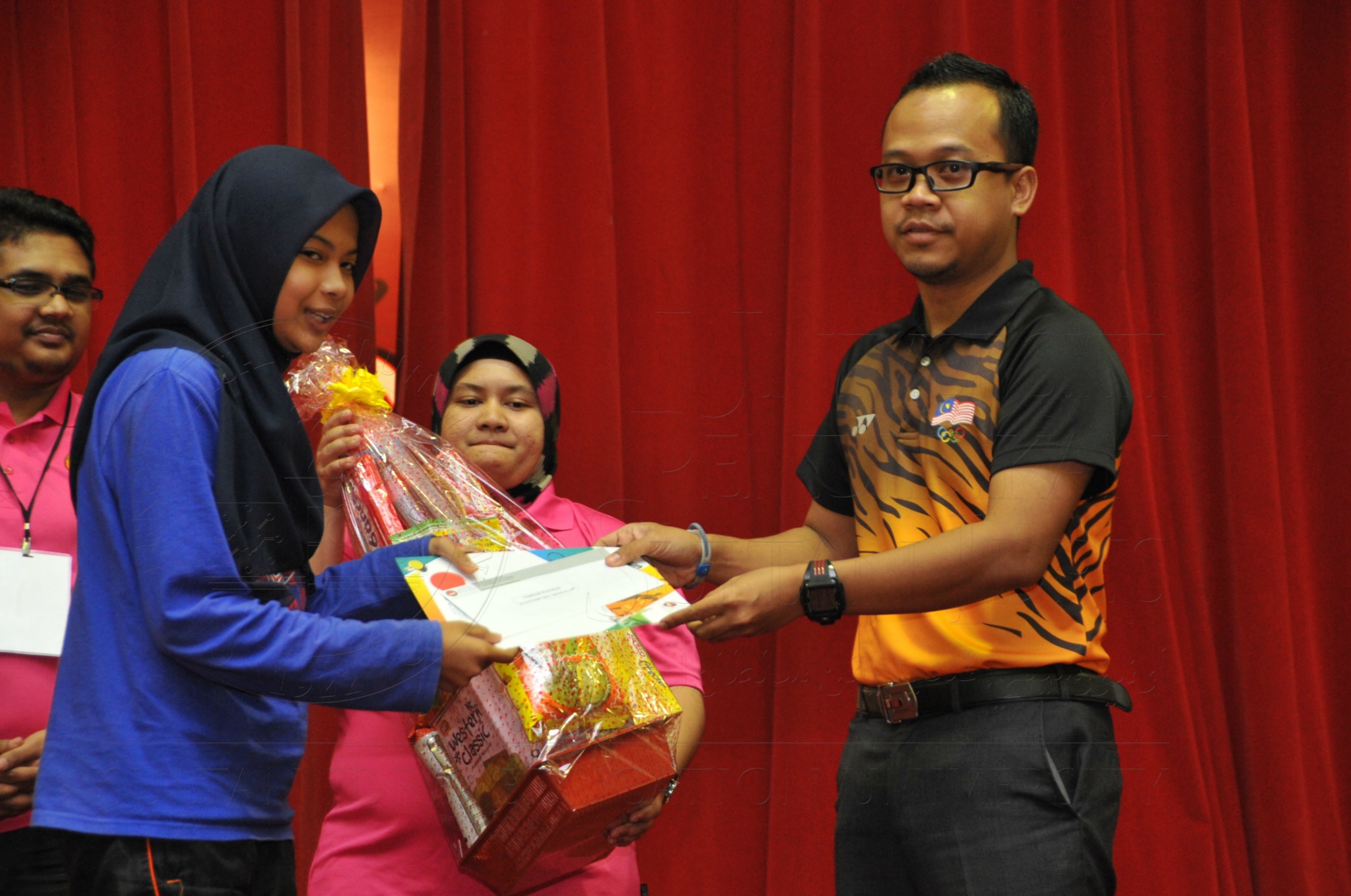 PRO15 158 CATUR HAS 9584